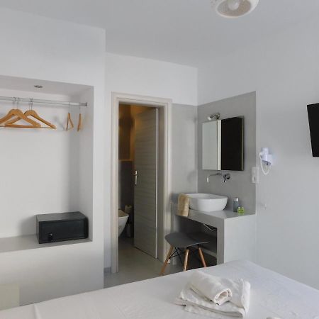 Livin Santorini - Center Rooms Santorini Island エクステリア 写真