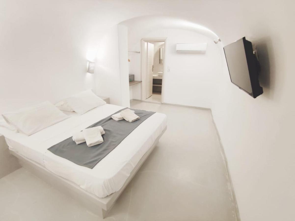 Livin Santorini - Center Rooms Santorini Island エクステリア 写真