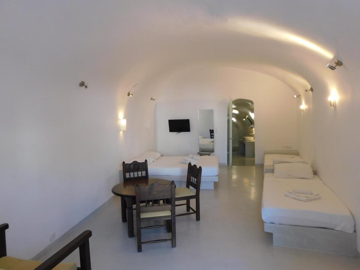 Livin Santorini - Center Rooms Santorini Island エクステリア 写真